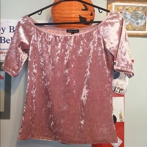 Kendall&kylie soft pink shirt